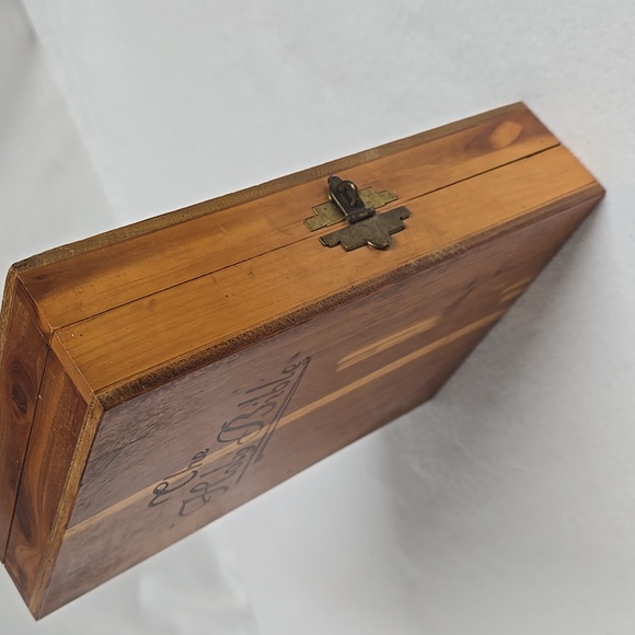 Vintage Cedar Box Holy Bible Case Jesus Picture Deepest Sympathy Gift Memorial - Picture 7 of 17